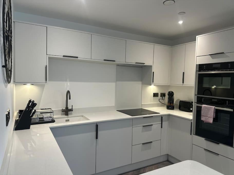 Museum View Apartments City Centre 1 Bedroom Кардиф Екстериор снимка